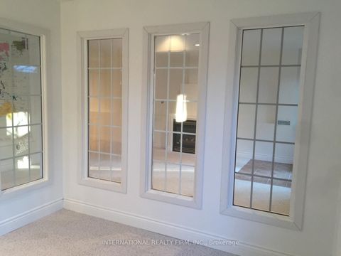 Photo 9 at 276 Sheridan Court, College Manor, Newmarket