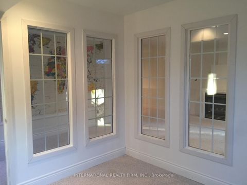 Photo 10 at 276 Sheridan Court, College Manor, Newmarket