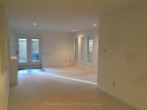 Photo 12 at 276 Sheridan Court, College Manor, Newmarket