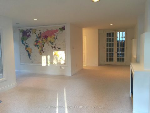 Photo 13 at 276 Sheridan Court, College Manor, Newmarket