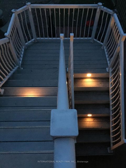 Photo 14 at 276 Sheridan Court, College Manor, Newmarket