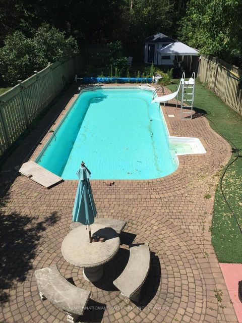 Photo 20 at 276 Sheridan Court, College Manor, Newmarket