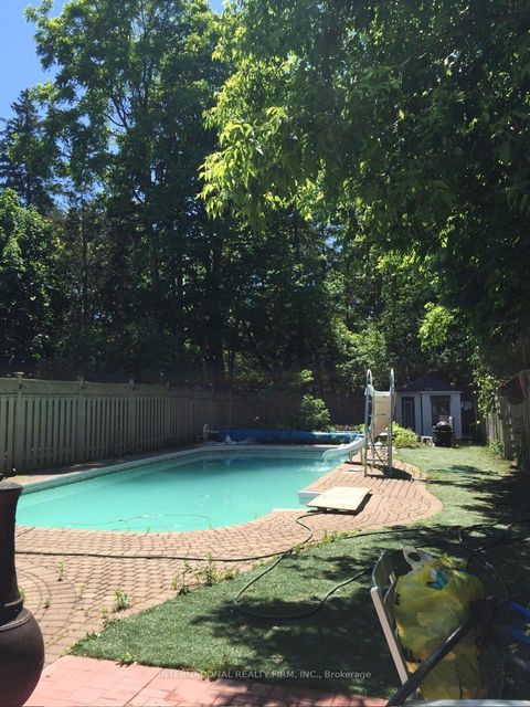 Photo 23 at 276 Sheridan Court, College Manor, Newmarket