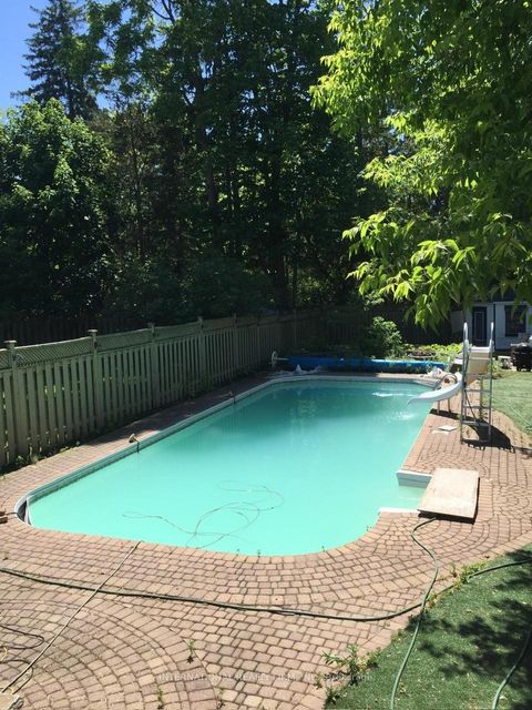 Photo 24 at 276 Sheridan Court, College Manor, Newmarket