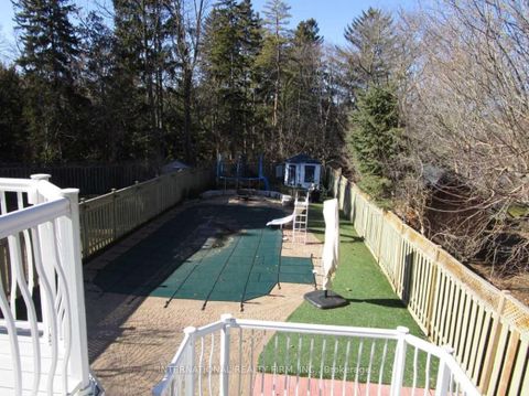 Photo 25 at 276 Sheridan Court, College Manor, Newmarket