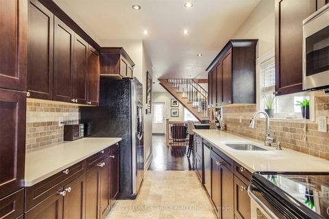 Photo 1 at 552 Main Street, Lumsden, Toronto