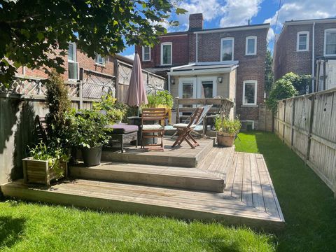 Photo 2 at 552 Main Street, Lumsden, Toronto