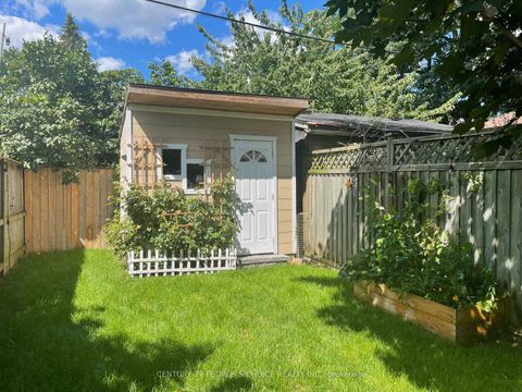 Photo 4 at 552 Main Street, Lumsden, Toronto