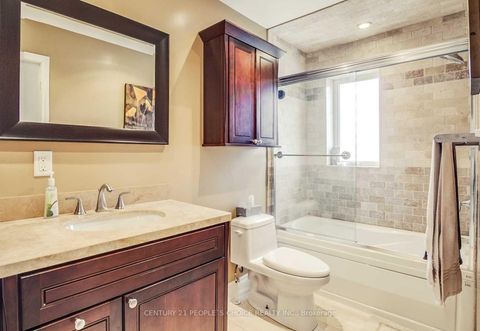 Photo 7 at 552 Main Street, Lumsden, Toronto