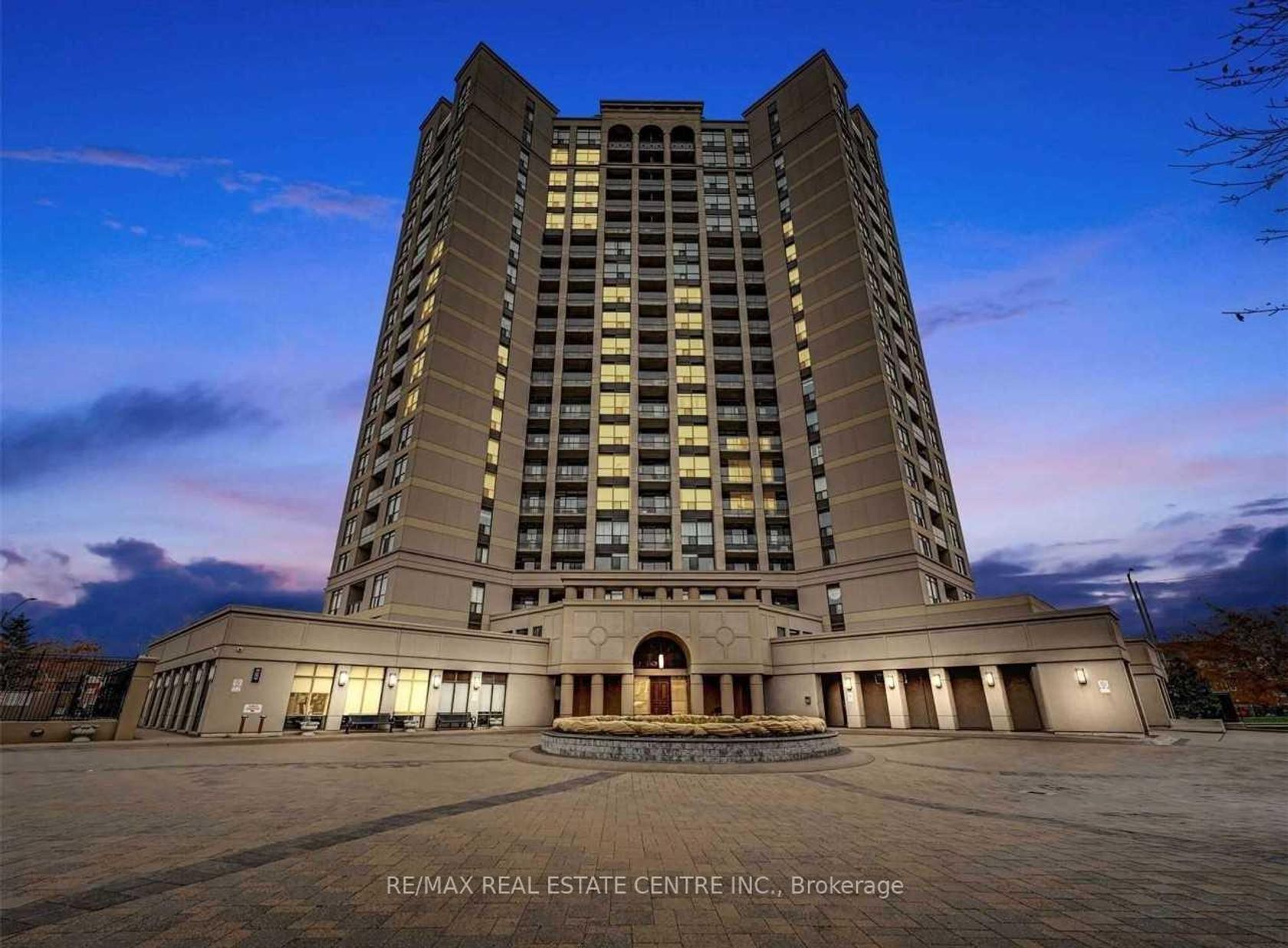 613 - 220 Forum Drive, Hurontario, Mississauga 