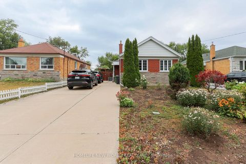 Photo 1 at 34 Greylawn Crescent, Maryvale, Toronto
