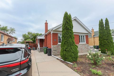 Photo 3 at 34 Greylawn Crescent, Maryvale, Toronto