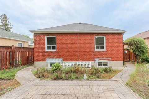 Photo 9 at 34 Greylawn Crescent, Maryvale, Toronto