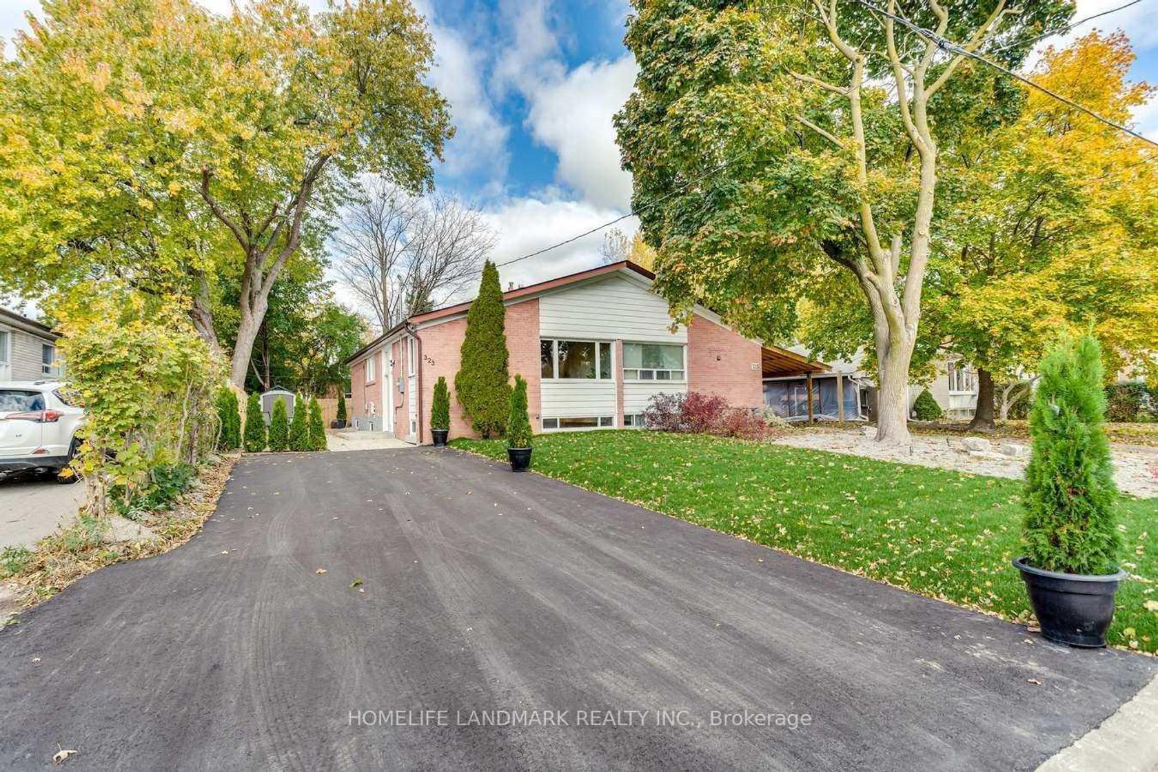 323 Kerswell Drive, Crosby, Richmond Hill 