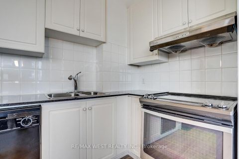 Photo 11 at 1001 - 797 Don Mills Road, Flemingdon Park, Toronto
