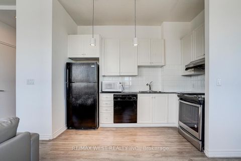 Photo 16 at 1001 - 797 Don Mills Road, Flemingdon Park, Toronto