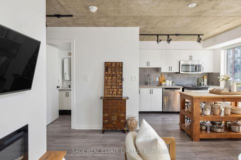 Photo 8 at 811 - 800 King Street W, Niagara, Toronto