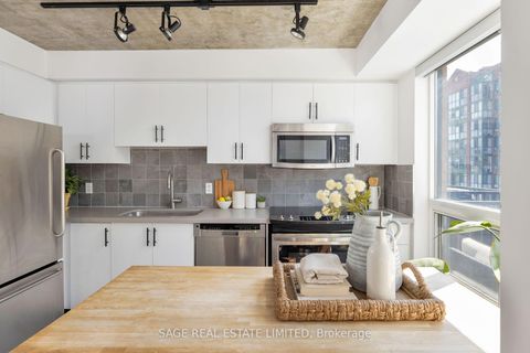 Photo 12 at 811 - 800 King Street W, Niagara, Toronto