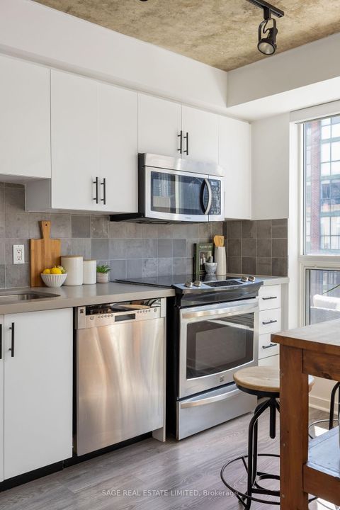 Photo 14 at 811 - 800 King Street W, Niagara, Toronto