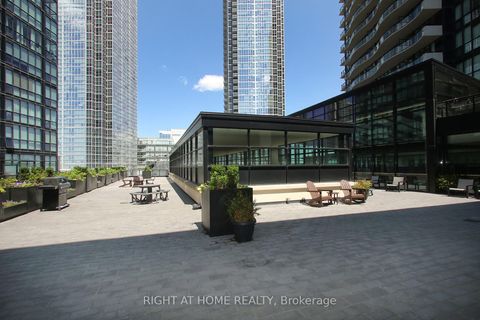Photo 4 at 312 - 2910 Highway No, 7 Road W, Concord, Vaughan