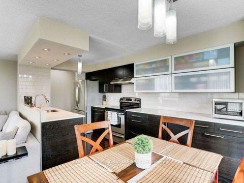 Photo 10 at 811 - 3 Hickory Tree Road, Weston, Toronto