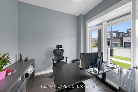 Photo 7 at 74 Ryerson Drive, Kleinburg, Vaughan