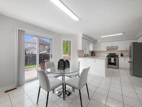Photo 13 at 190 Maria Antonia Road, Vellore Village, Vaughan