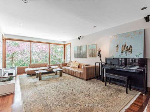 Photo 2 at 94 Laurentide Drive, Donalda, Toronto
