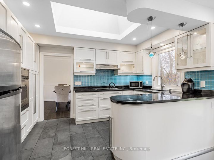 Photo 10 at 137 Citation Drive, Bayview Village, Toronto