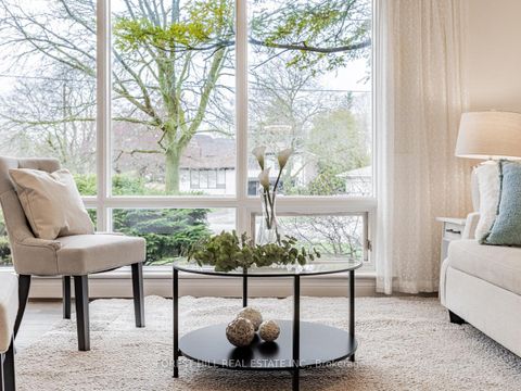 Photo 4 at 137 Citation Drive, Bayview Village, Toronto