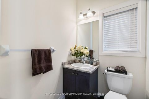 Photo 11 at 8 Duncombe Lane, South Richvale, Richmond Hill