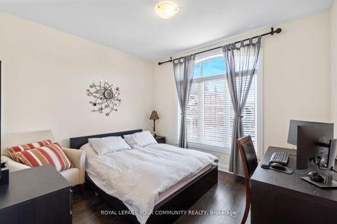 Photo 25 at 8 Duncombe Lane, South Richvale, Richmond Hill