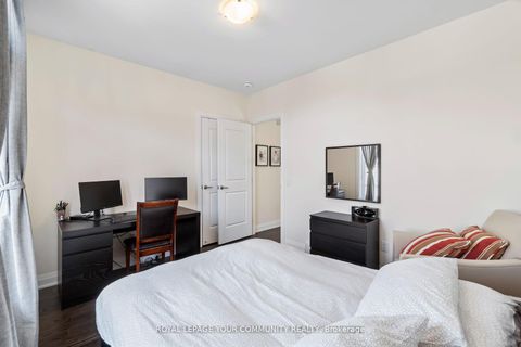Photo 26 at 8 Duncombe Lane, South Richvale, Richmond Hill