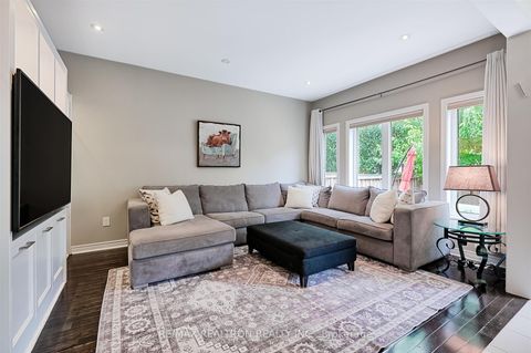 Photo 7 at 27 Ironbark Court, Patterson, Vaughan