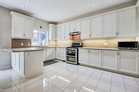 Photo 9 at 27 Ironbark Court, Patterson, Vaughan