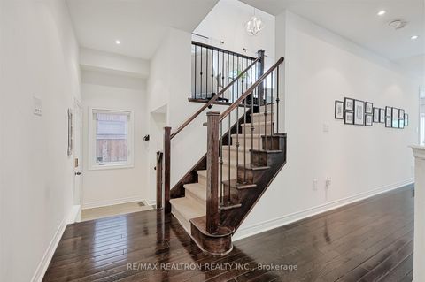 Photo 14 at 27 Ironbark Court, Patterson, Vaughan