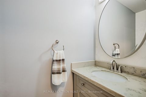 Photo 15 at 27 Ironbark Court, Patterson, Vaughan