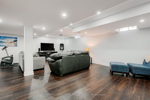 Photo 31 at 27 Ironbark Court, Patterson, Vaughan
