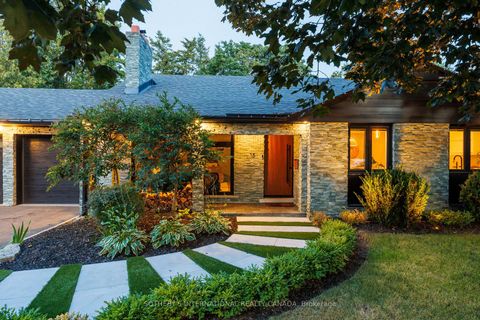 Photo 1 at 15 Ravensbourne Crescent, Rosethorn, Toronto