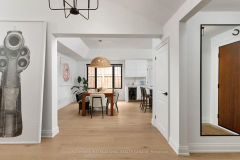 Photo 4 at 15 Ravensbourne Crescent, Rosethorn, Toronto