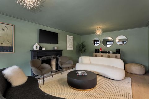 Photo 5 at 15 Ravensbourne Crescent, Rosethorn, Toronto