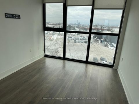 Photo 4 at 526 - 2908 Highway 7 Road, Concord, Vaughan