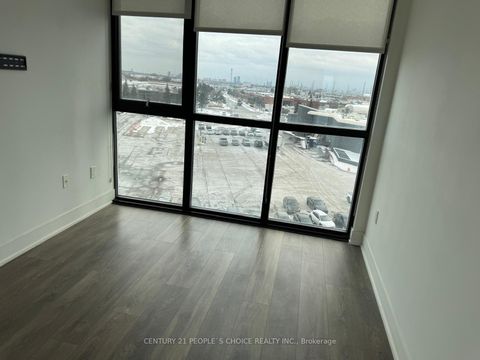Photo 7 at 526 - 2908 Highway 7 Road, Concord, Vaughan