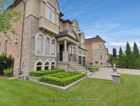 Photo 2 at 67 Langdon Drive, King City, King