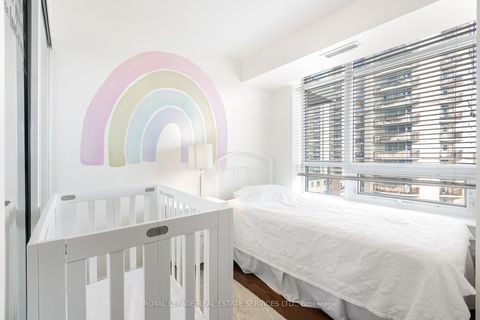 Photo 9 at 707 - 900 Mount Pleasant Road, Mount Pleasant West, Toronto