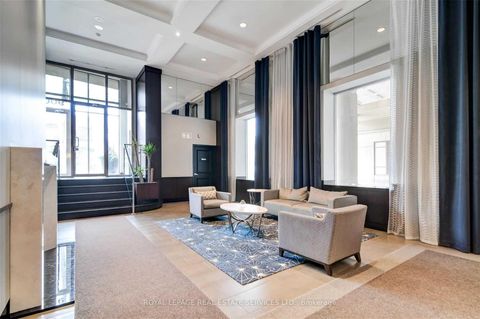 Photo 16 at 707 - 900 Mount Pleasant Road, Mount Pleasant West, Toronto
