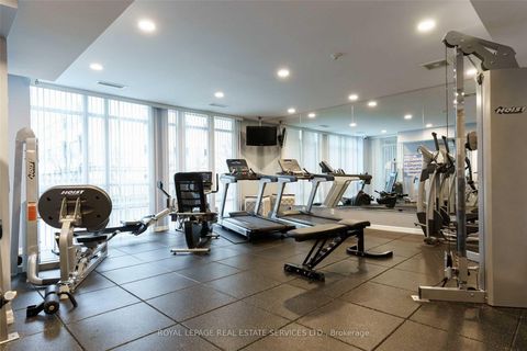 Photo 20 at 707 - 900 Mount Pleasant Road, Mount Pleasant West, Toronto