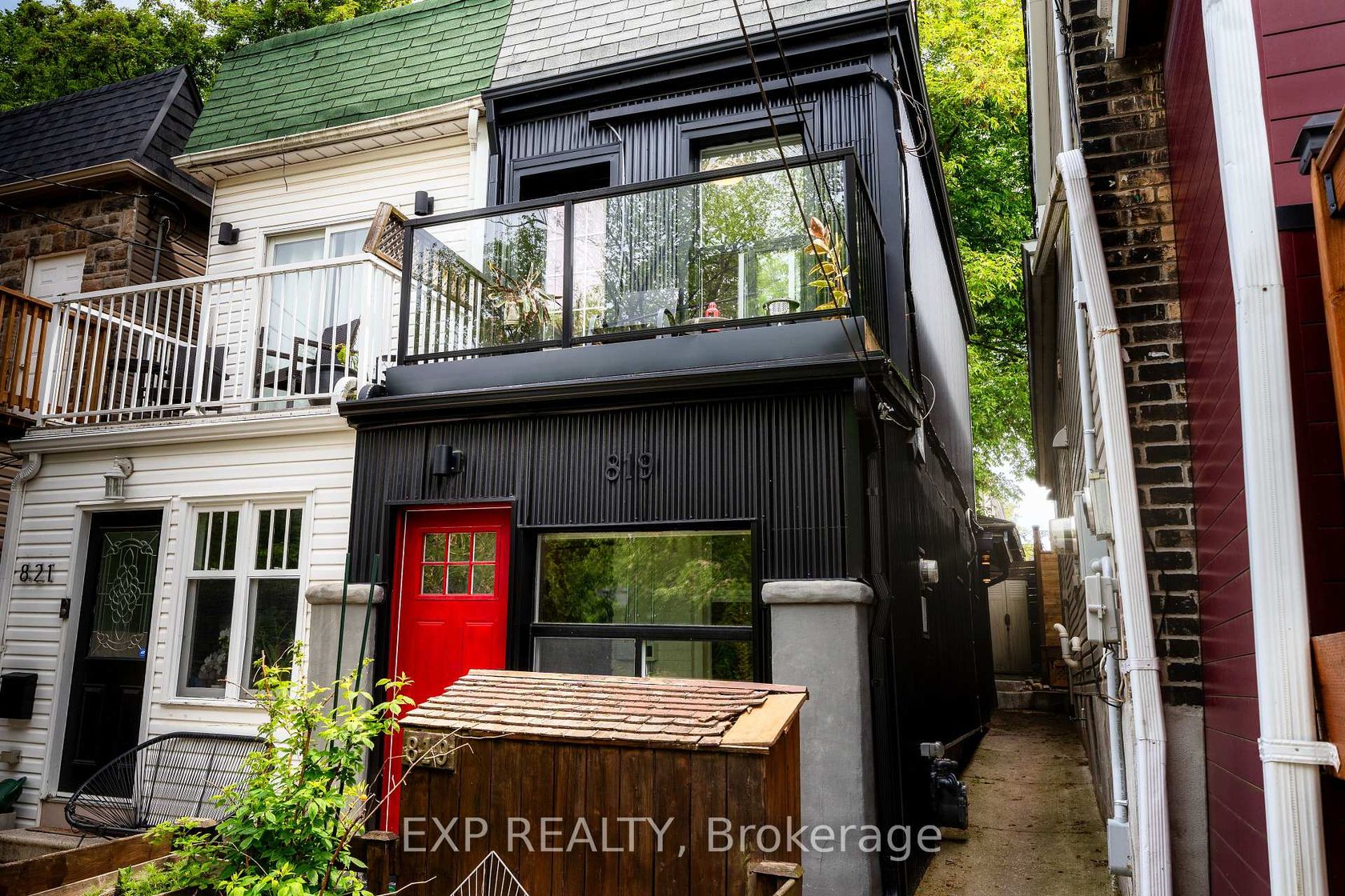 Photo 3 at 819 Craven Road, Coxwell, Toronto Photo 3 at 819 Craven Road, Coxwell, Toronto