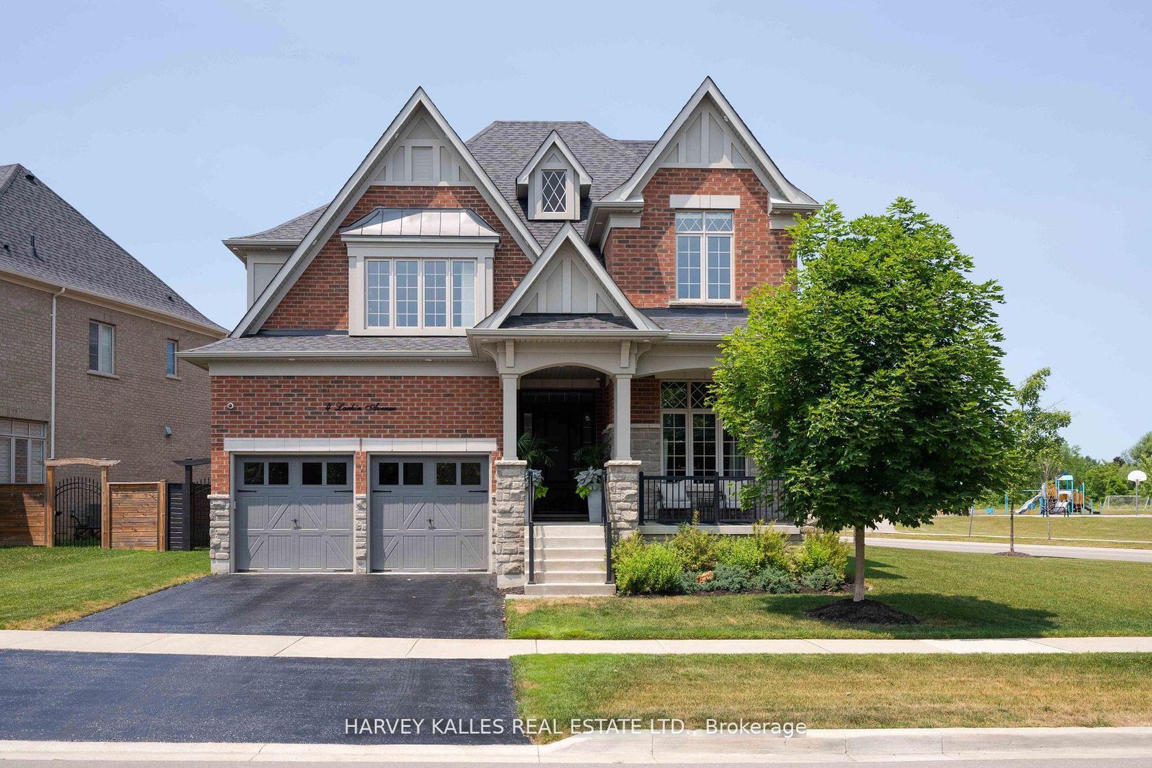 4 Larkin Avenue, Nobleton, King 