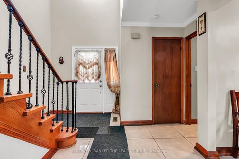 Photo 6 at 15 Cog Hill Drive, Glen Shields, Vaughan